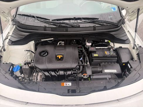 Used 2025 Kia Soul LX w/ LX Technology Package FWD image 21