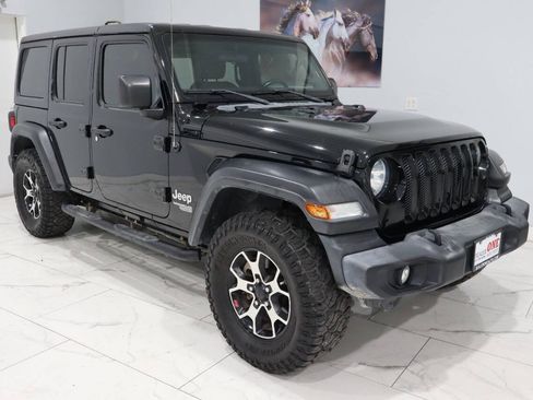 Used 2020 Jeep Wrangler Unlimited Sport S AWD/4WD image 2