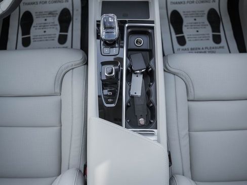 New 2026 Volvo XC60 B5 Ultra w/ Protection Package Premier image 25