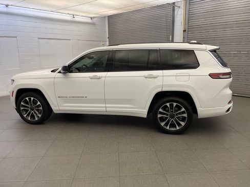 Used 2021 Jeep Grand Cherokee L Overland w/ Luxury Tech Group IV RWD image 19