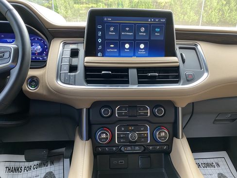 Used 2024 Chevrolet Suburban Premier w/ Premium Package RWD image 26