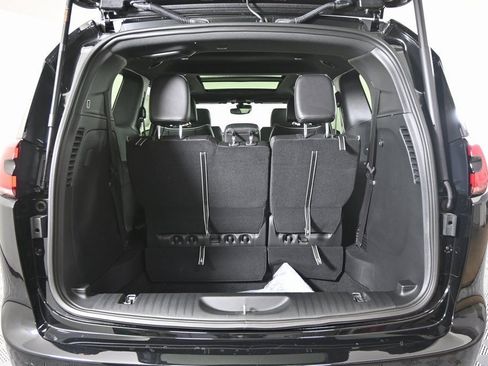 New 2026 Chrysler Pacifica Limited w/ S Appearance Package AWD/4WD image 19