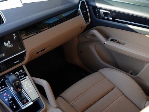 Used 2023 Porsche Cayenne image 21