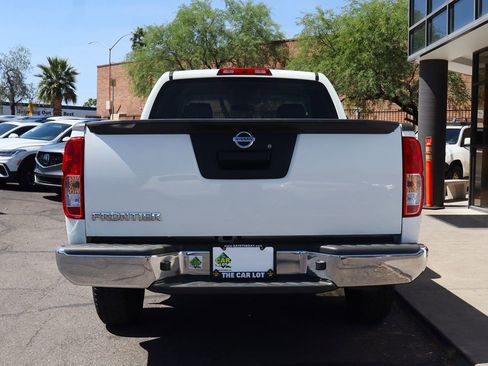 Used 2015 Nissan Frontier S image 11