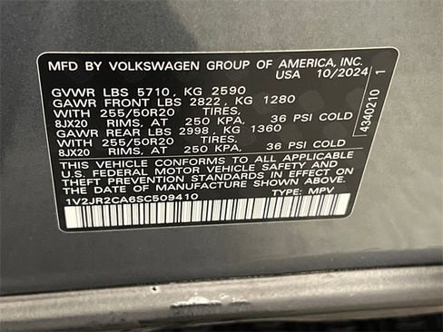 Certified 2025 Volkswagen Atlas SE image 24