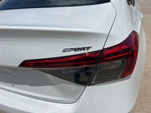 Used 2023 Honda Civic Sport image 4