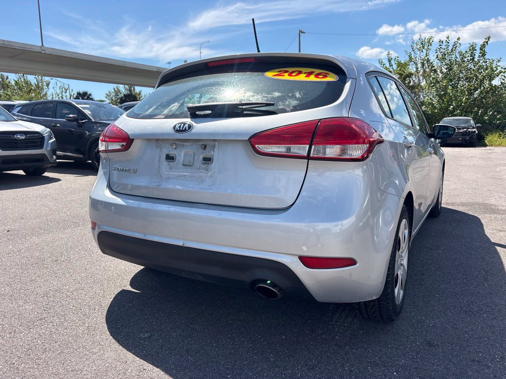 Used 2016 Kia Forte LX FWD image 3