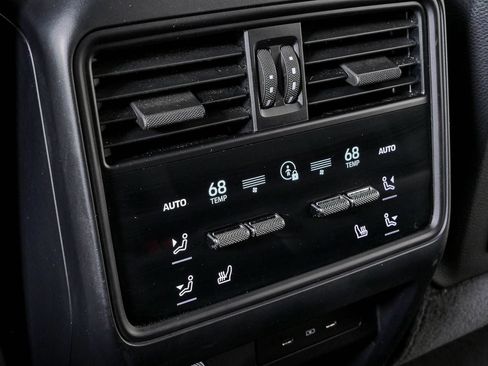 Certified 2024 Porsche Cayenne AWD/4WD image 22