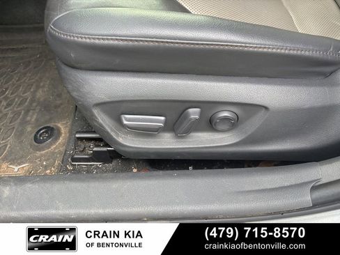 Used 2020 Toyota Camry XLE FWD image 18