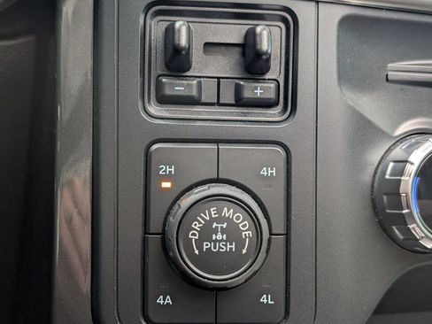Used 2022 Ford F150 Lariat AWD/4WD image 36
