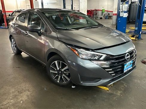 Used 2025 Nissan Versa SV image 2