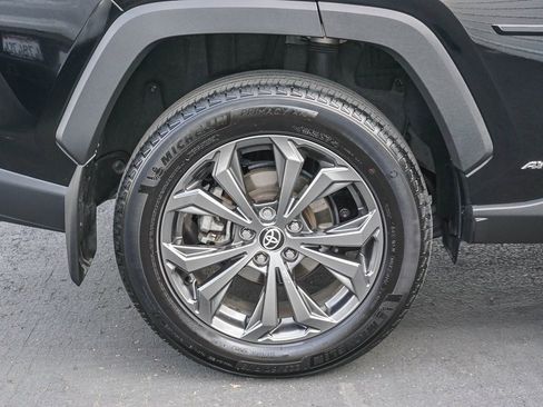 Used 2024 Toyota RAV4 XLE Premium image 9