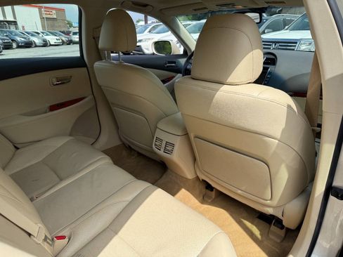 Used 2011 Lexus ES 350 FWD image 32