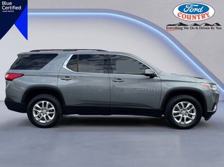 Used 2021 Chevrolet Traverse LT image 1
