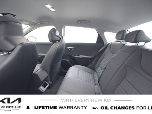 New 2025 Kia K4 EX image 12