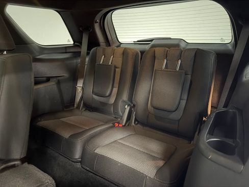 Used 2016 Ford Explorer XLT FWD image 23
