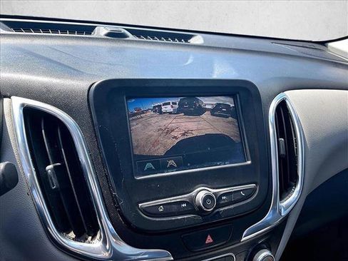 Used 2018 Chevrolet Equinox LS image 19