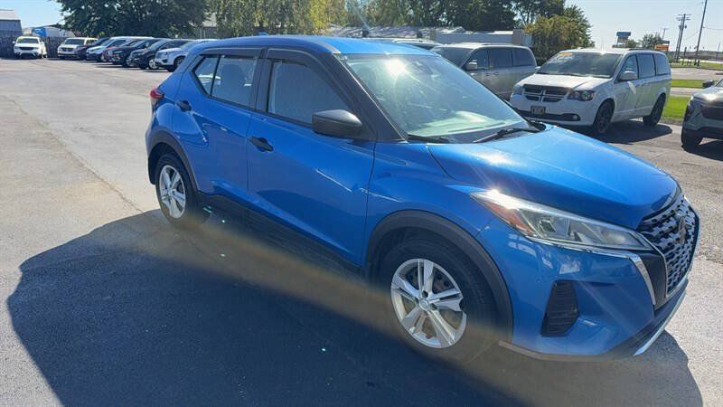 Used 2021 Nissan Kicks S FWD image 1