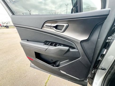 Certified 2024 Kia Sportage EX image 16