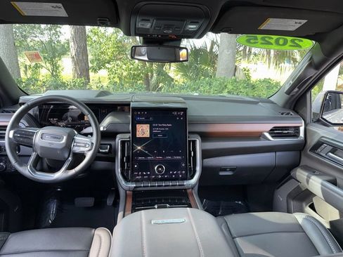 Used 2025 GMC Yukon XL Denali AWD/4WD image 54