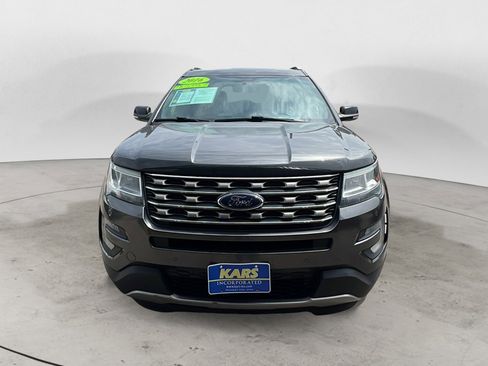 Used 2016 Ford Explorer XLT w/ Equipment Group 202A AWD/4WD image 2