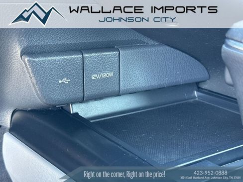 Used 2020 Toyota Camry SE FWD image 24