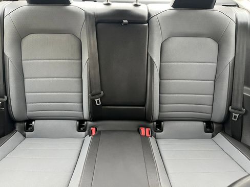 Used 2025 Volkswagen Jetta SE image 34