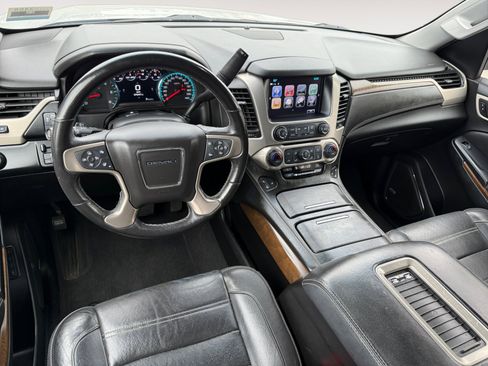 Used 2019 GMC Yukon XL Denali image 15