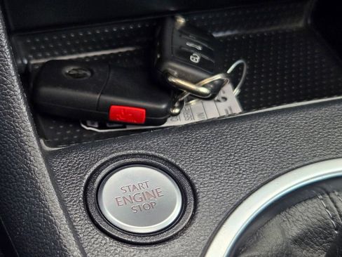 Used 2015 Volkswagen Beetle R-Line image 32