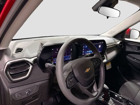 Used 2026 Chevrolet TrailBlazer LT FWD image 11