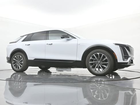 New 2026 Cadillac Lyriq Premium Sport image 21