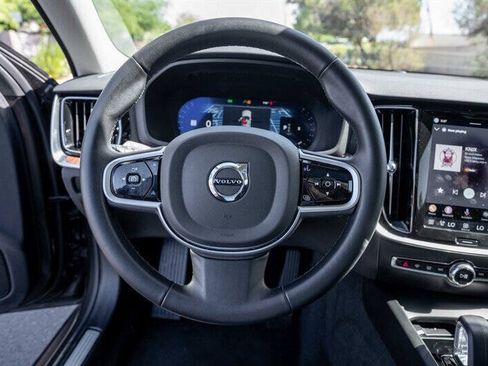 Used 2025 Volvo V60 B5 Cross Country Plus AWD/4WD image 12
