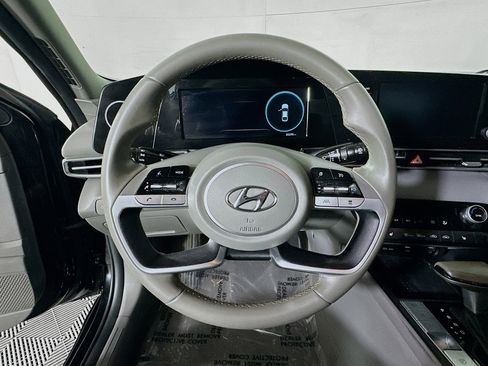 Used 2022 Hyundai Elantra SEL w/ Convenience Package image 15