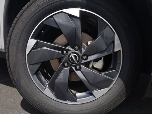 Certified 2024 Nissan Rogue SV AWD/4WD image 2