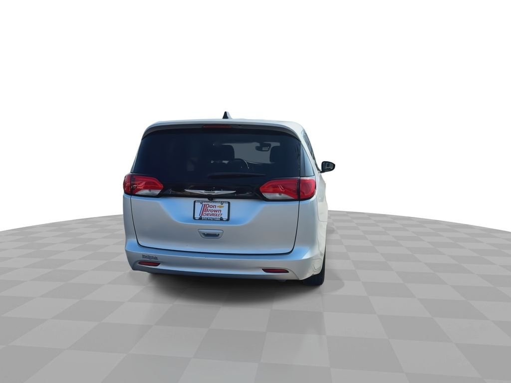 Used 2023 Chrysler Voyager LX FWD image 41