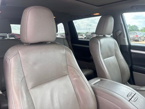 Used 2016 Toyota Highlander XLE image 17