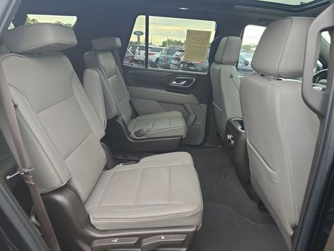 Used 2022 GMC Yukon SLT w/ SLT Luxury Package AWD/4WD image 19