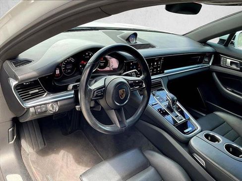 Used 2023 Porsche Panamera image 13