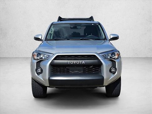 Used 2022 Toyota 4Runner SR5 Premium AWD/4WD image 2