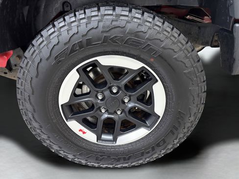 Used 2018 Jeep Wrangler Unlimited Sport w/ Connectivity Group image 28