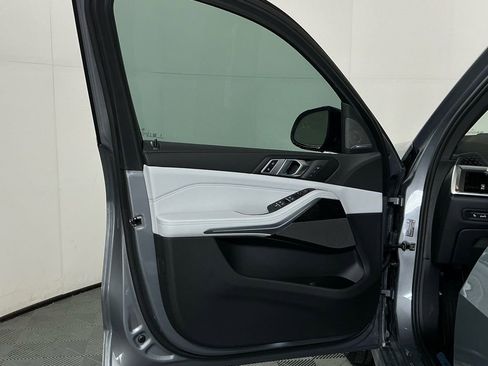 New 2026 BMW X5 xDrive40i w/ M Sport Package image 19