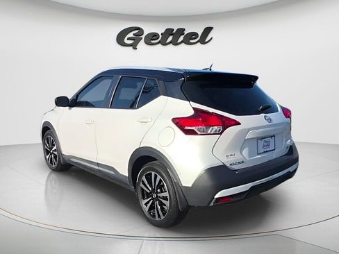 Used 2019 Nissan Kicks SR image 10