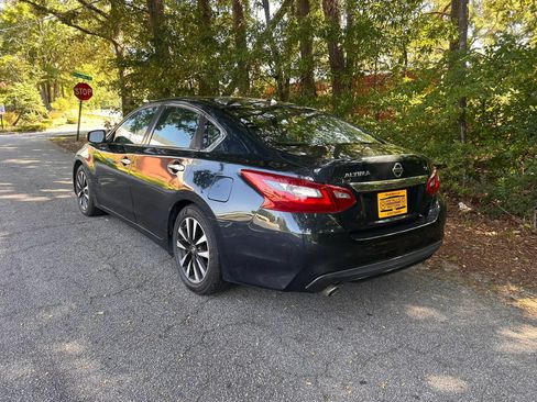 Used 2018 Nissan Altima 2.5 SL FWD image 3