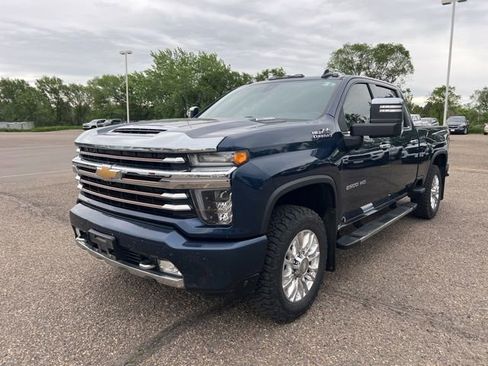 Used 2020 Chevrolet Silverado 2500 High Country w/ Z71 Off-Road Package AWD/4WD image 4