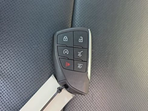 Used 2024 GMC Yukon SLT w/ SLT Premium Package AWD/4WD image 37