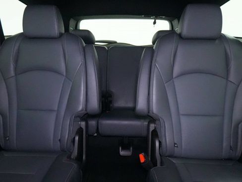 Used 2022 Buick Enclave Premium AWD/4WD image 16