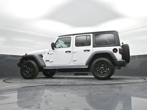 Used 2025 Jeep Wrangler Sport image 28