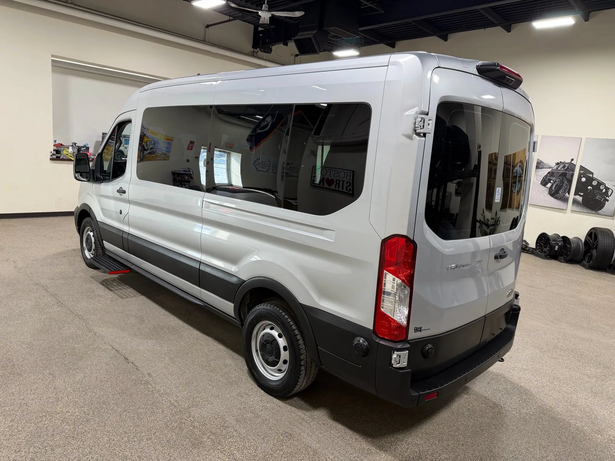 Used 2020 Ford Transit 250 Medium Roof RWD image 20