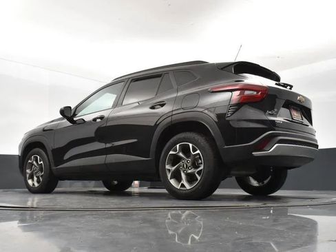 Used 2024 Chevrolet Trax LT w/ Driver Confidence Package image 12