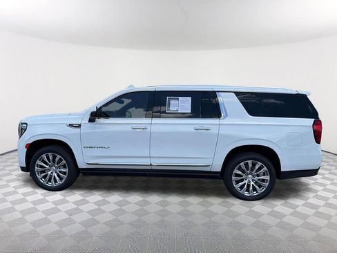 Used 2023 GMC Yukon XL Denali AWD/4WD image 8
